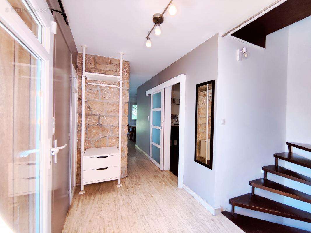 Maison à SAINT-GENIX-SUR-GUIERS