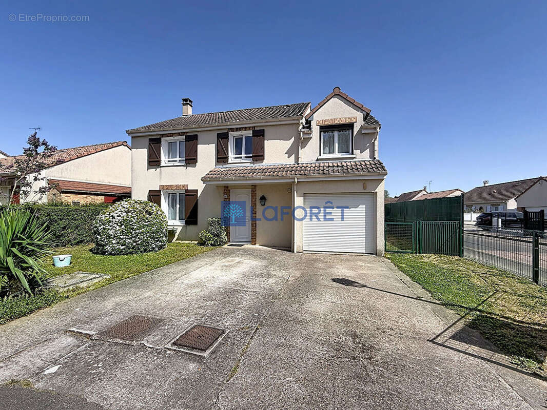 Maison Saint-germain-les-corbeil 7 pièces 5 chambres - photo 2