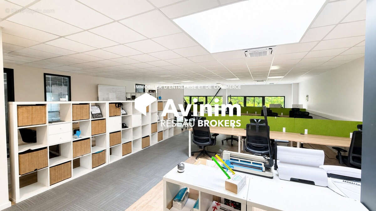 Commerce 1074 m² à Voreppe  - photo 6