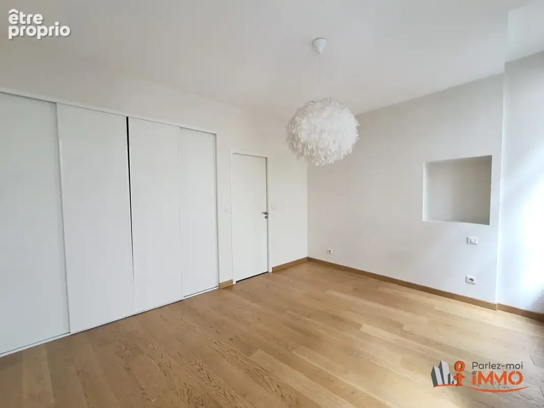 Appartement 101 m² à Saint-Etienne  - photo 7