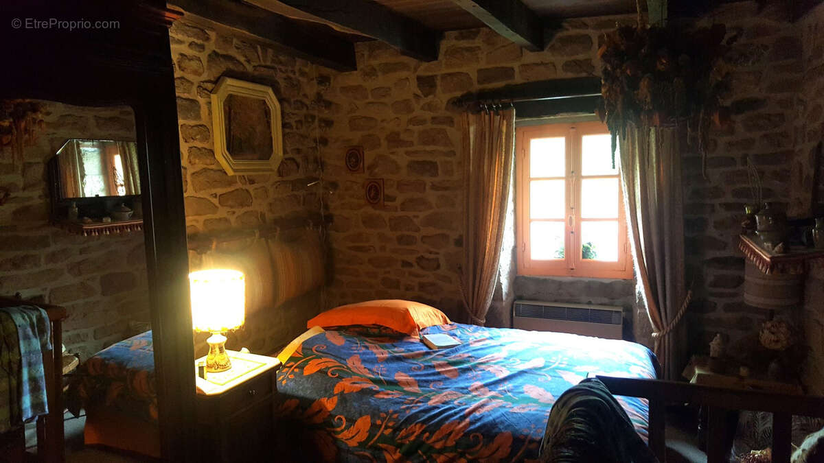 Maison à ROYERE-DE-VASSIVIERE