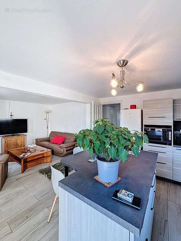 Maison à PARENTIS-EN-BORN