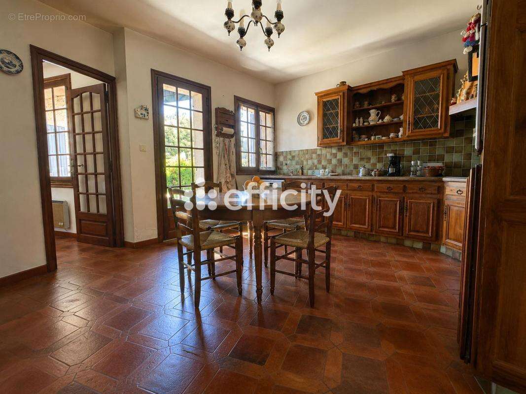 Maison 245 m² à Carry-Le-Rouet  - photo 8