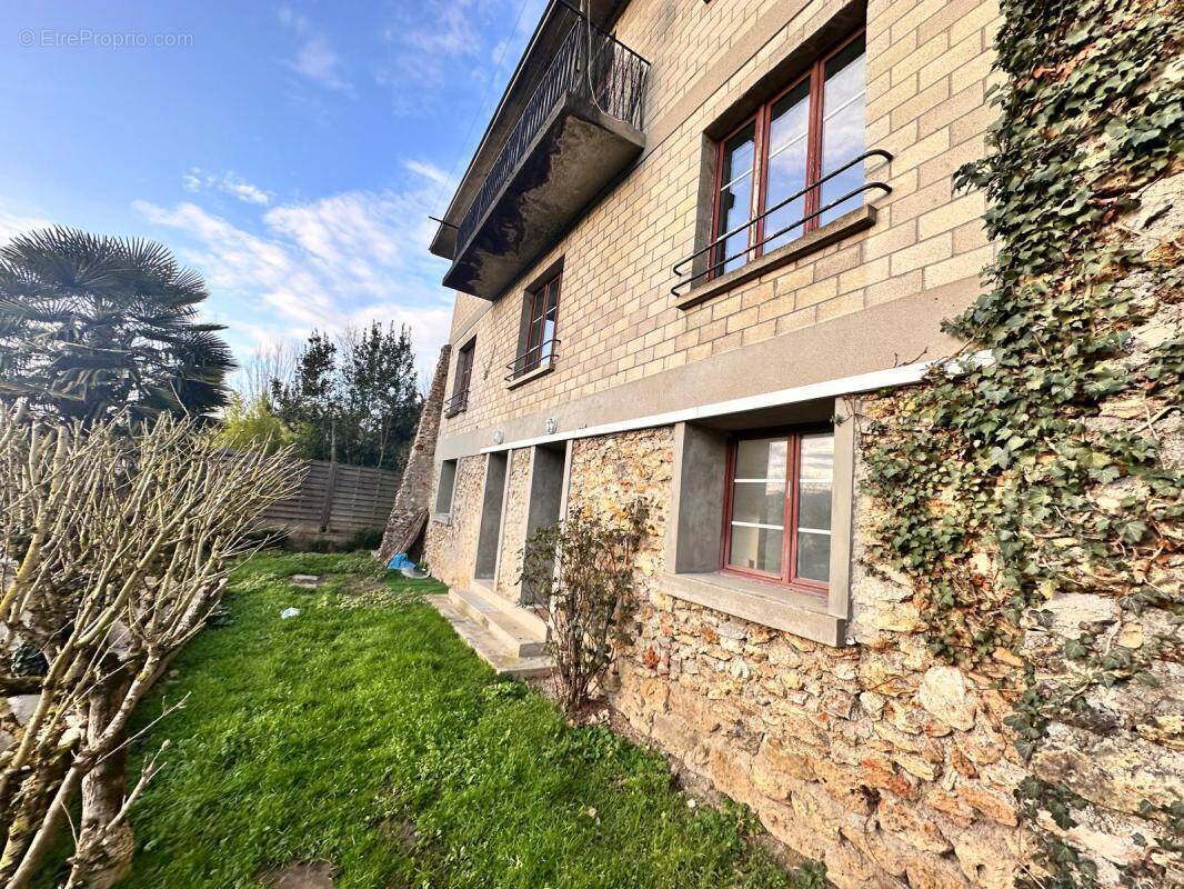 Appartement à BUC