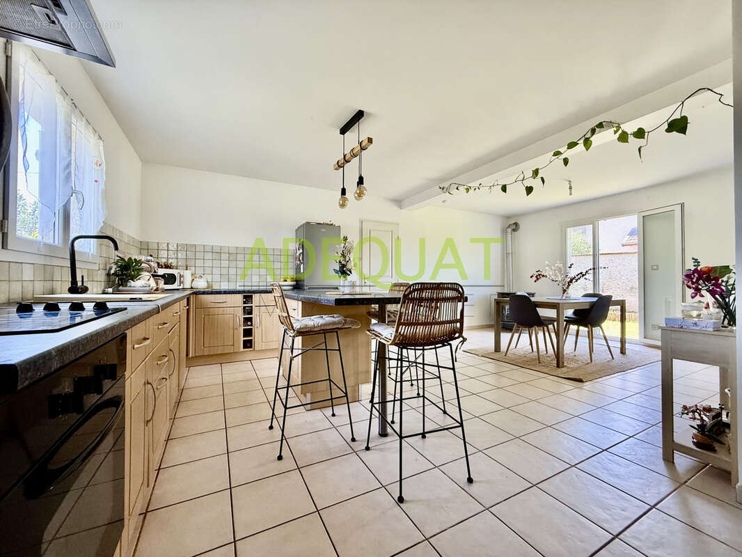 Maison à LA BATIE-MONTGASCON