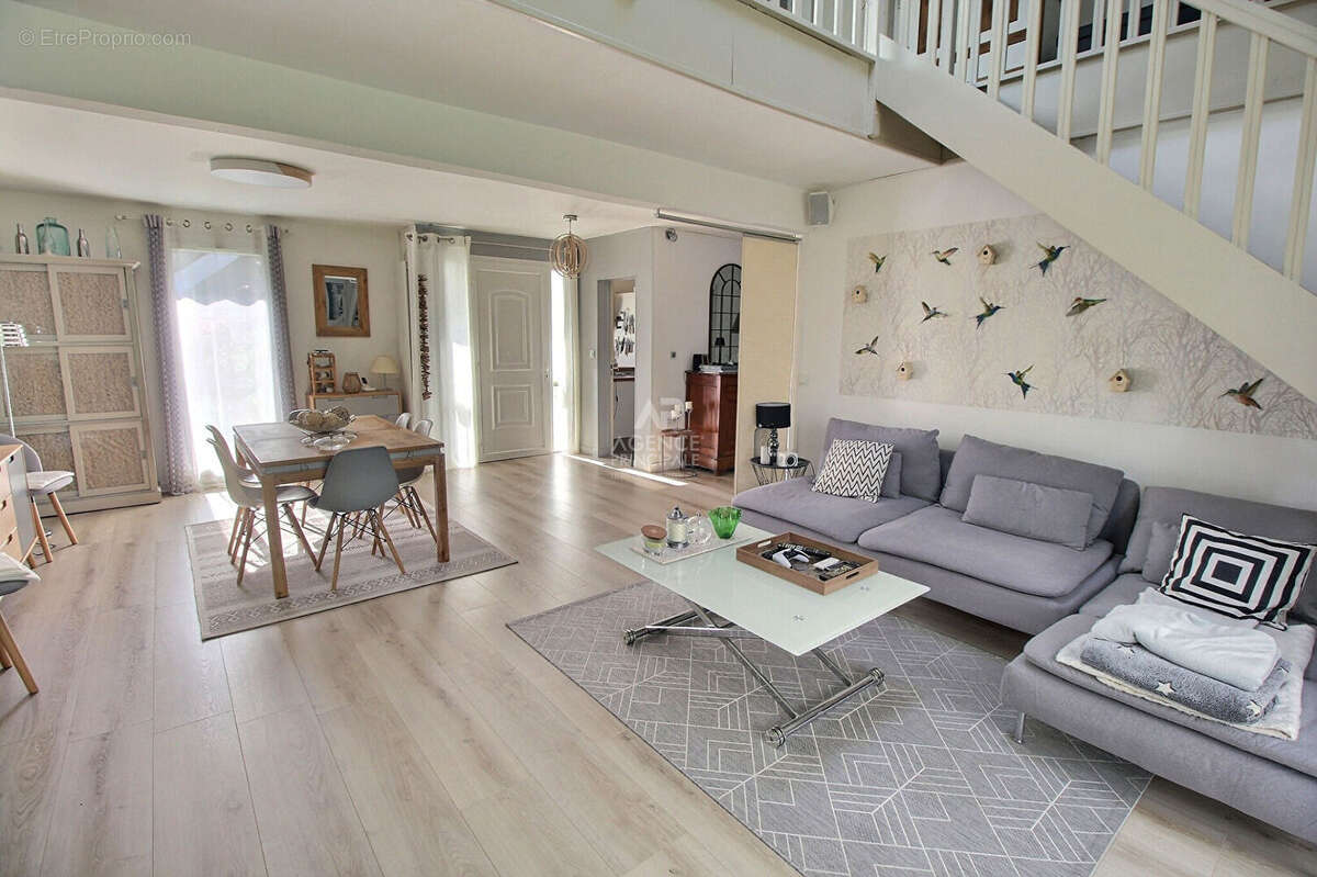 Maison à VERNEUIL-SUR-SEINE