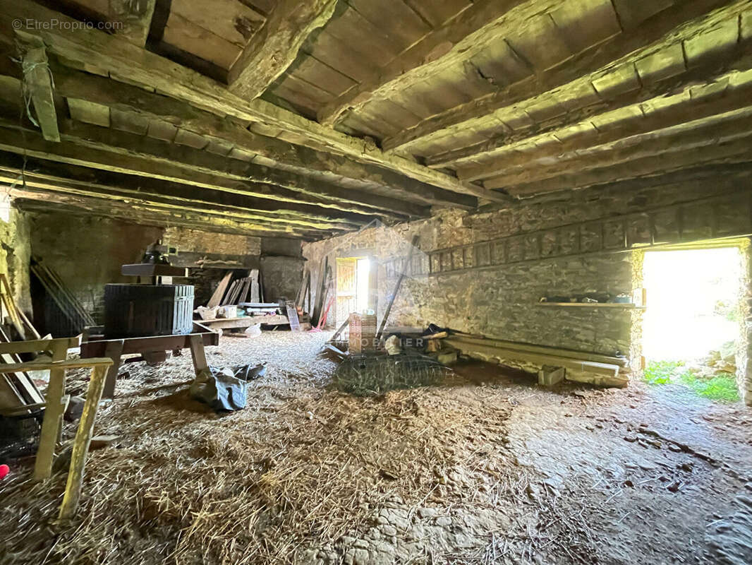 Maison à COULAURES
