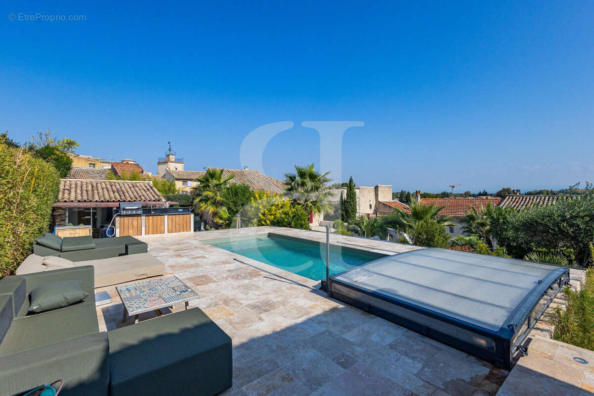 Maison à L&#039;ISLE-SUR-LA-SORGUE