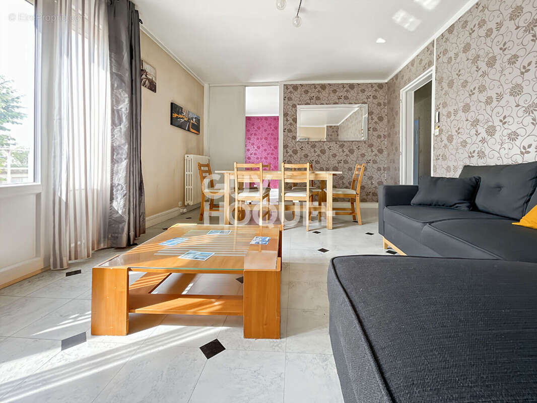 Appartement  3 pièces 72.38 m2 - photo 3