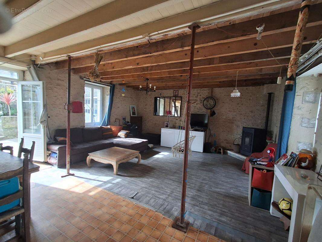 Maison Cezais 4 pièce(s) 115.39 m2 - photo 2
