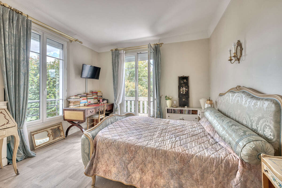 Maison à SAINT-MAUR-DES-FOSSES