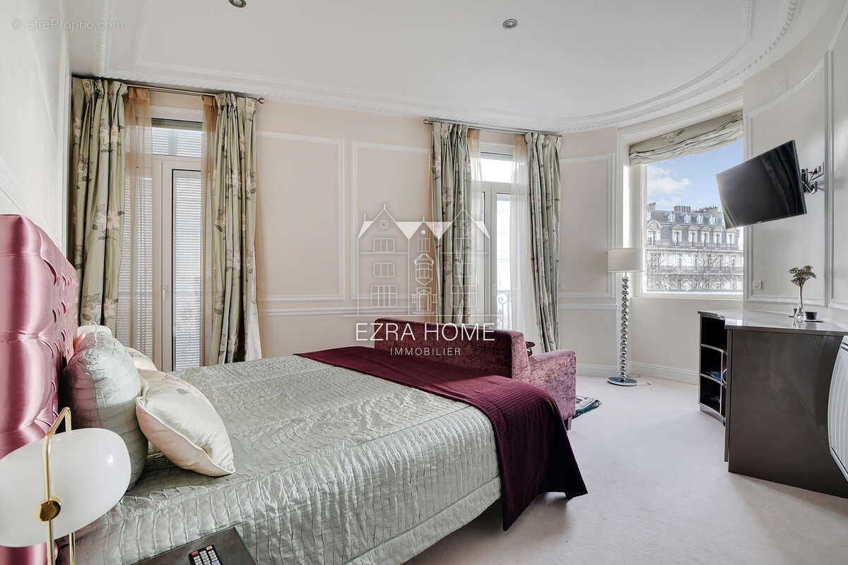 Appartement à PARIS-8E