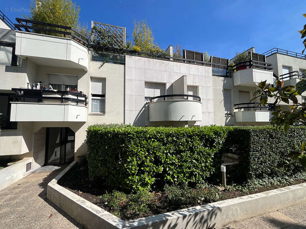 Appartement Suresnes / 2 pièces 35 m2 /  En parfait état et idéalement situé - photo 12