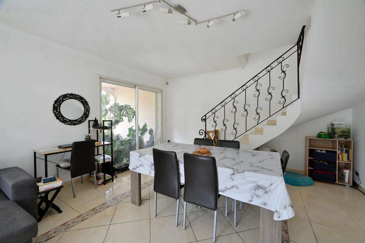 Maison à SAINT-CHRISTOL-LES-ALES