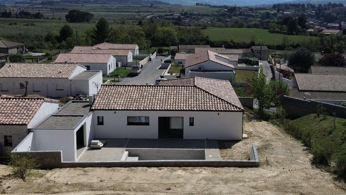 Maison à COUFFOULENS