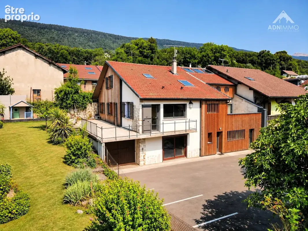Maison à PERON