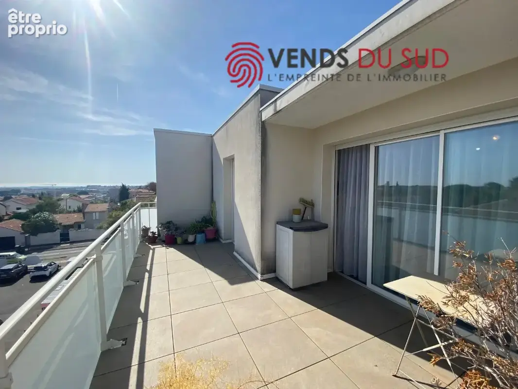 Béziers - Résidence moderne avec ascenseur - T2 avec terrasse et parking intérieur privatif. - photo 2