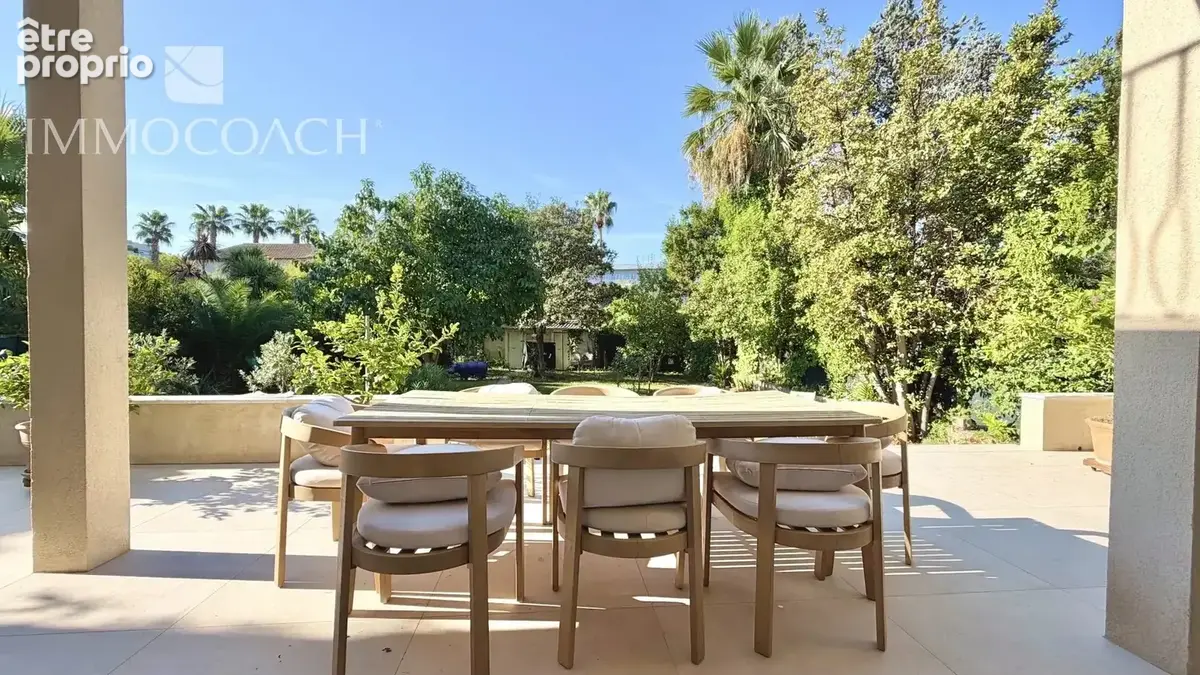 Très belle maison proche des commerces à Hyères - photo 11