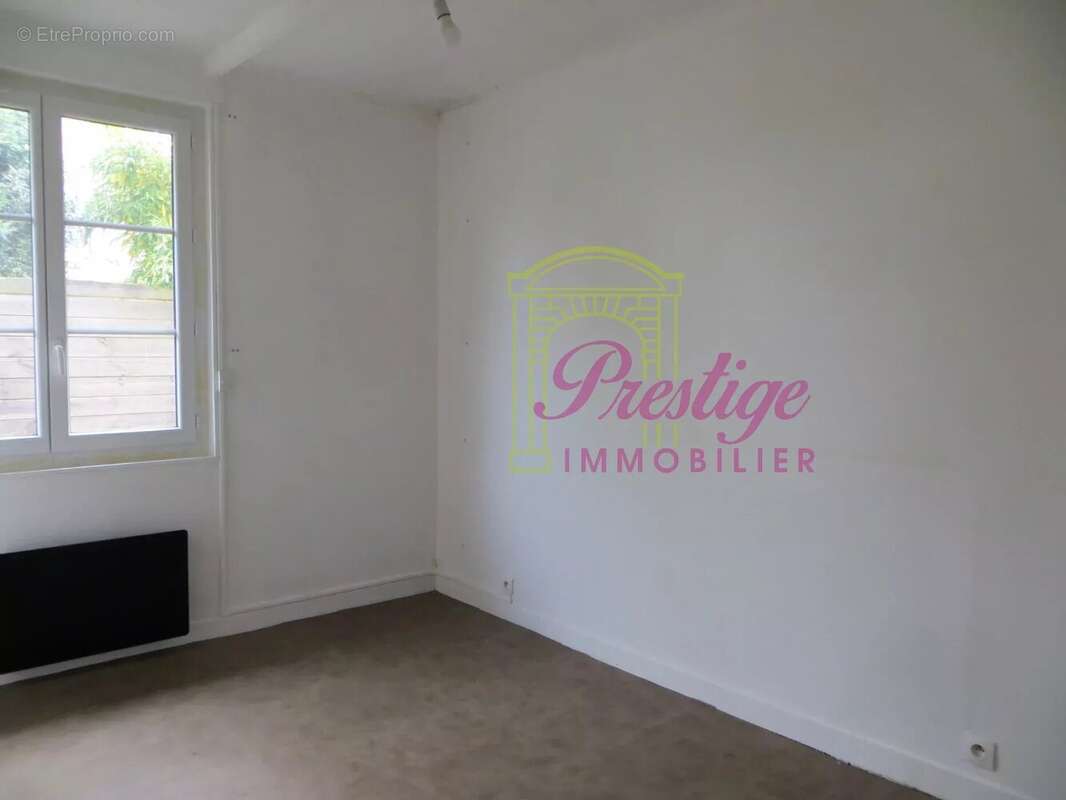 Maison à LE MESNIL-LE-ROI