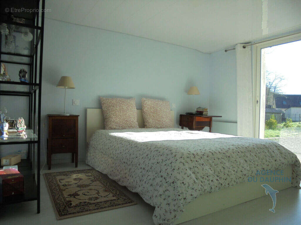 Maison à LA CHAPELLE-DES-MARAIS