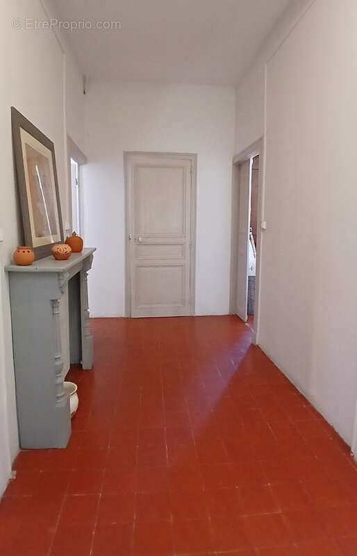 Elégante maison de Maître avec cour et piscine. - photo 15