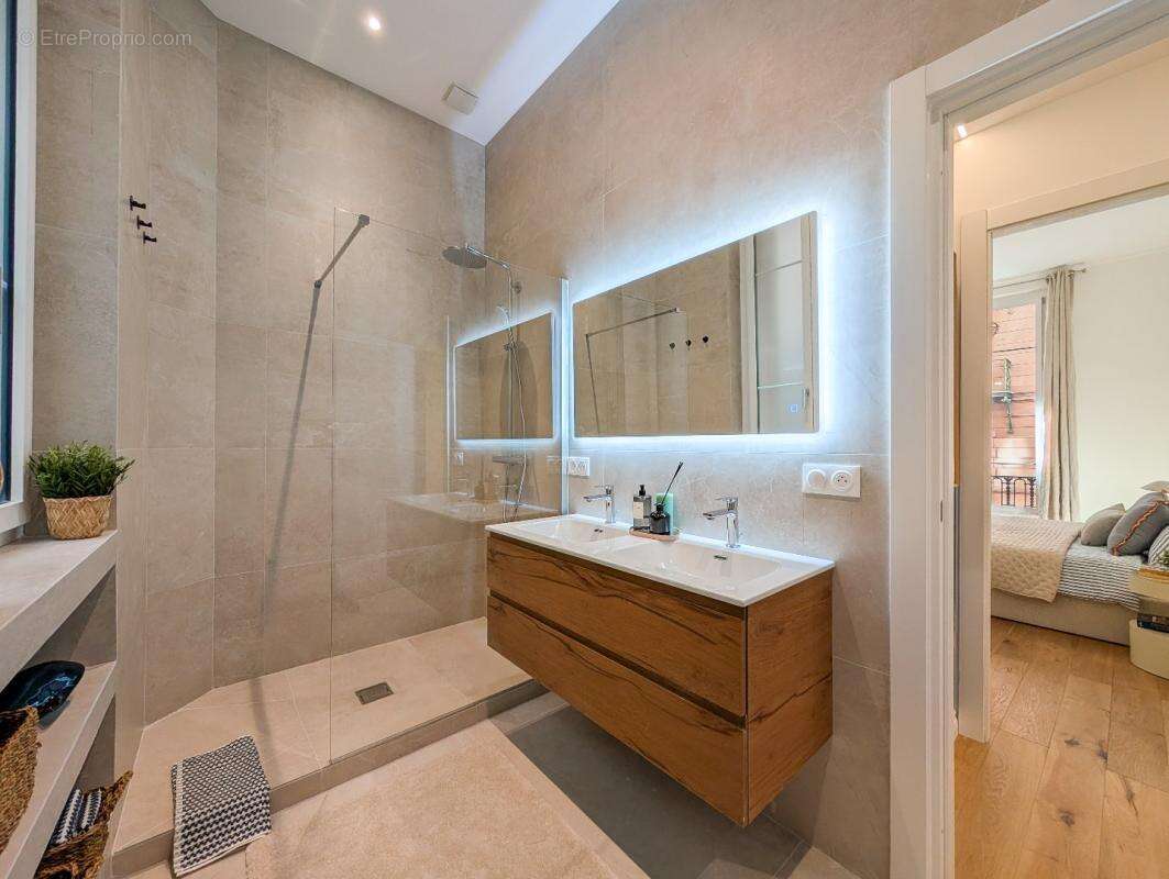 Appartement à AURIBEAU-SUR-SIAGNE