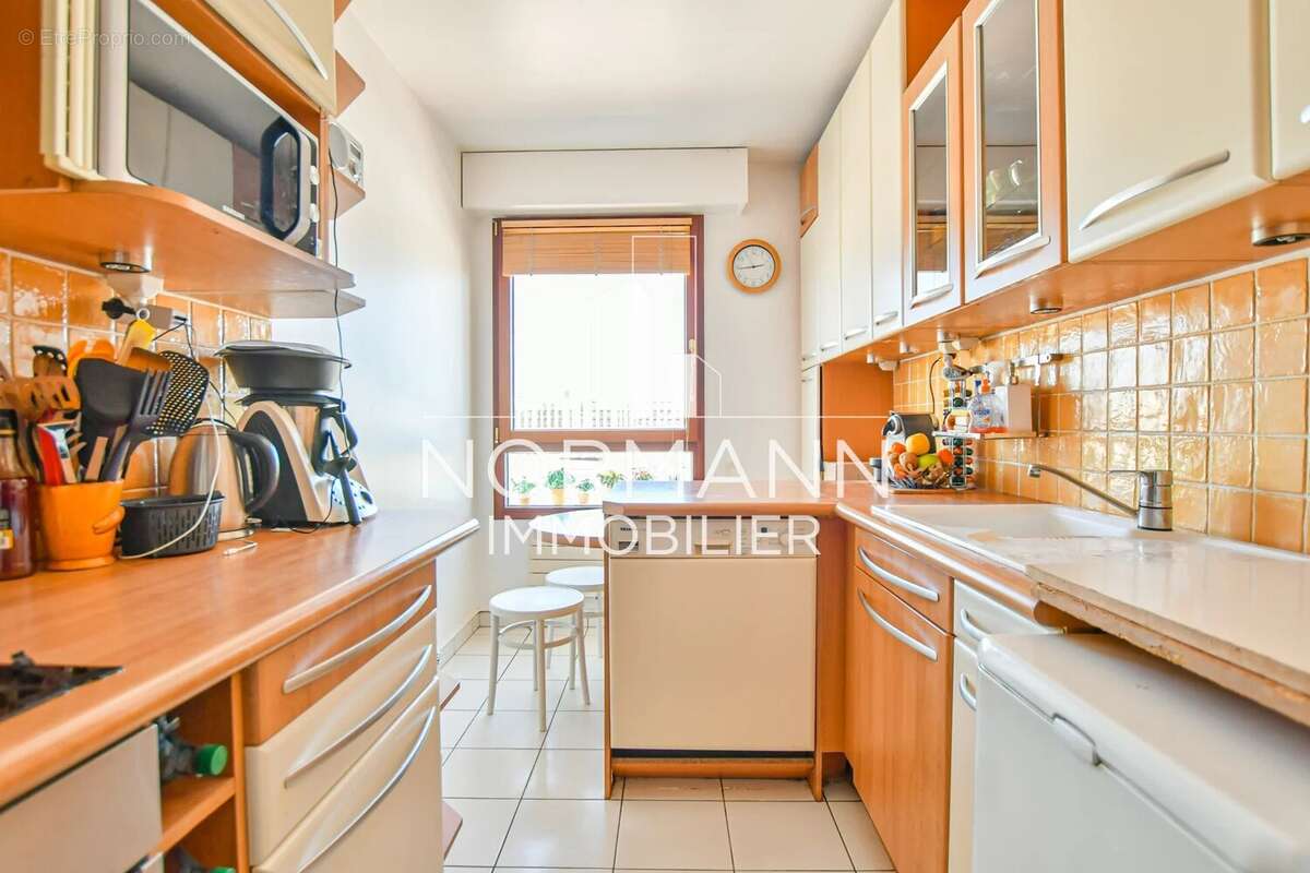 Appartement à LEVALLOIS-PERRET