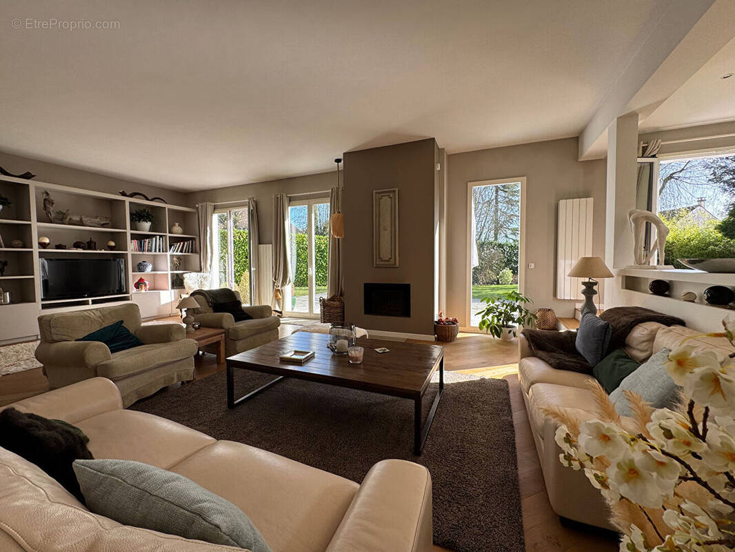 Maison à SAINT-NOM-LA-BRETECHE