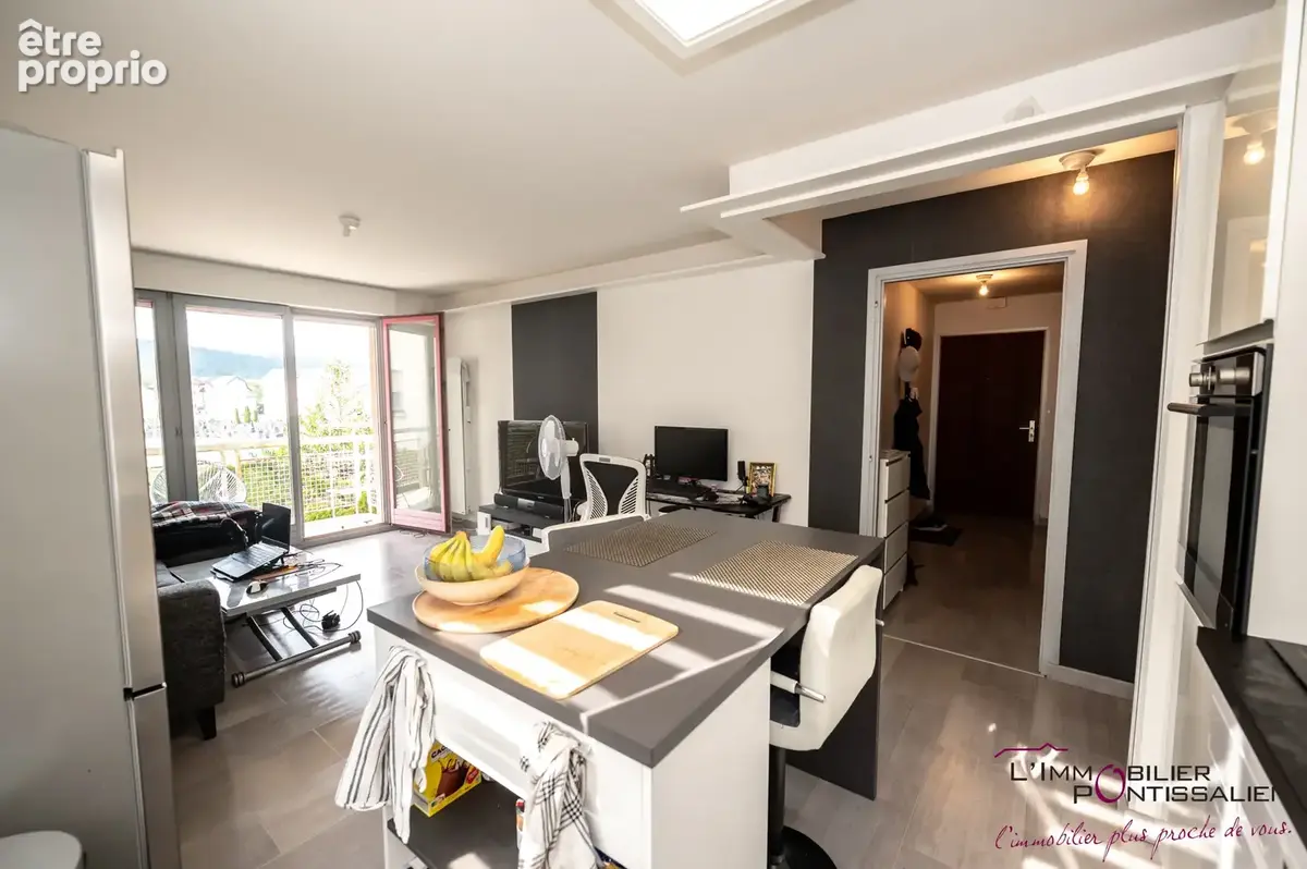 Pontarlier - appartement t3 - balcon - garage - photo 2
