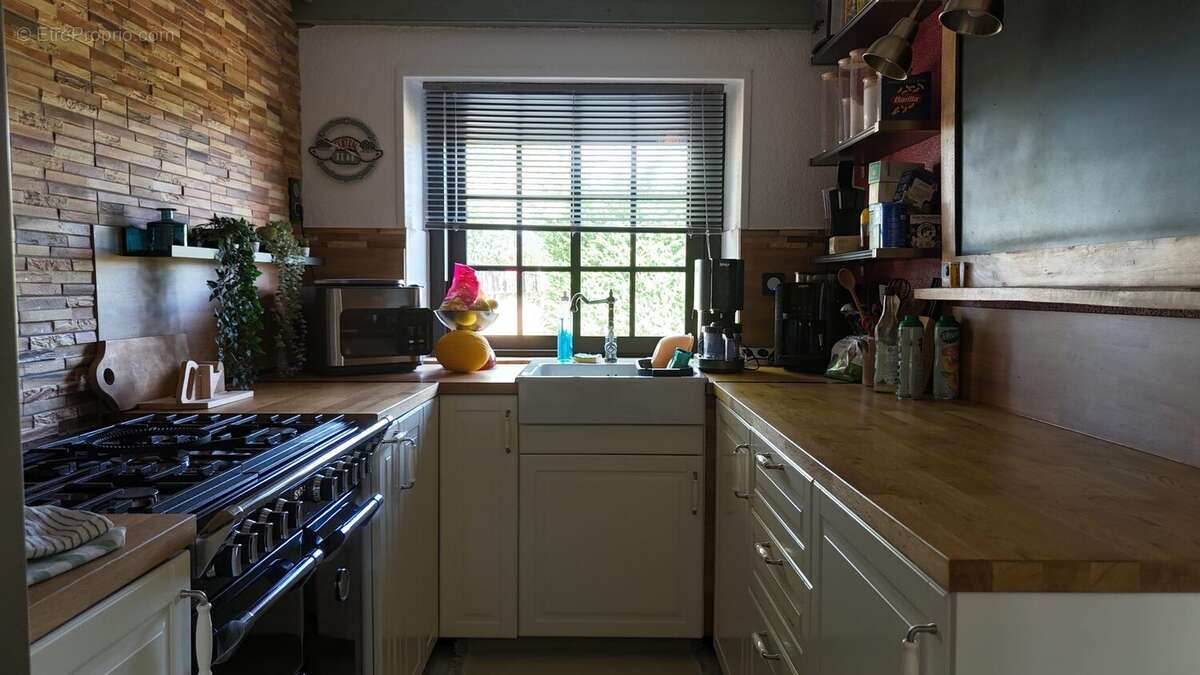 Maison 150 m² à Bellenaves  - photo 8