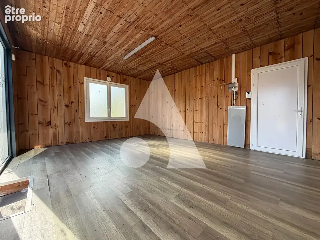 Local commercial - photo 4