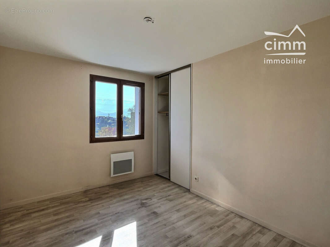 Appartement à FONTAINE