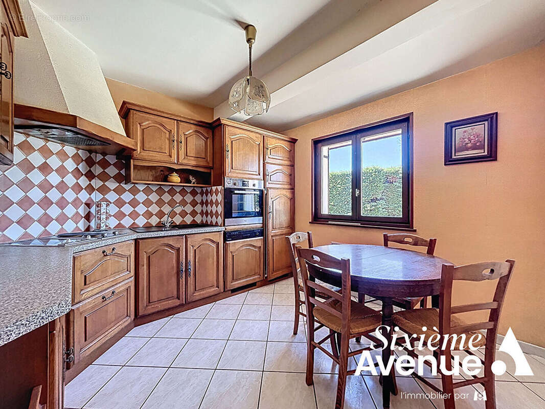 Maison Chassieu 4 pièce(s) 94,5 m2 - photo 3