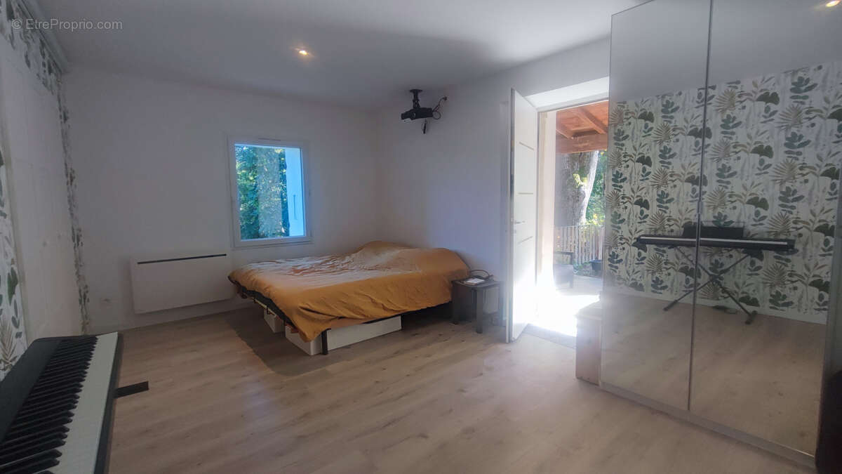 Maison en pierres rénovée avec terrain - photo 13