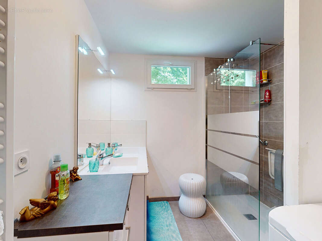 Appartement à SAINT-MARTIN-D'URIAGE