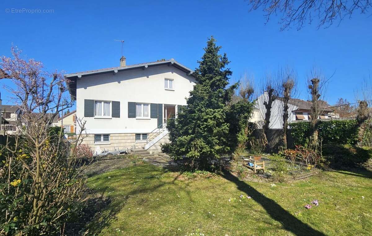 Maison à LIVRY-GARGAN