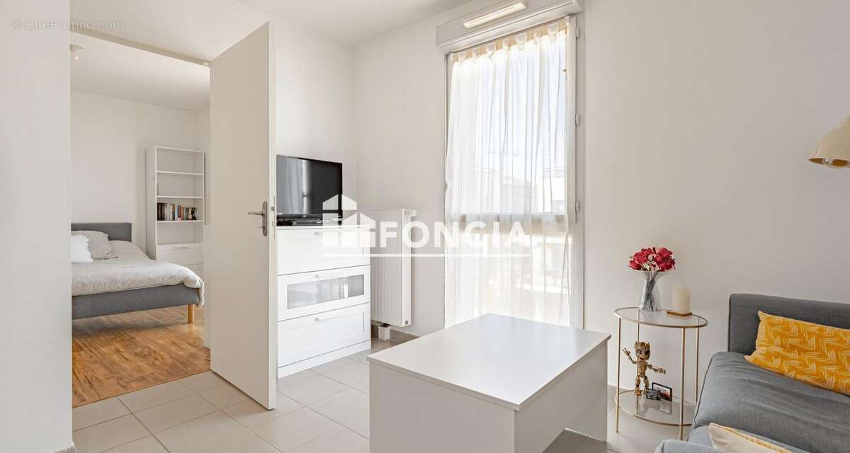 Appartement à AVRILLE