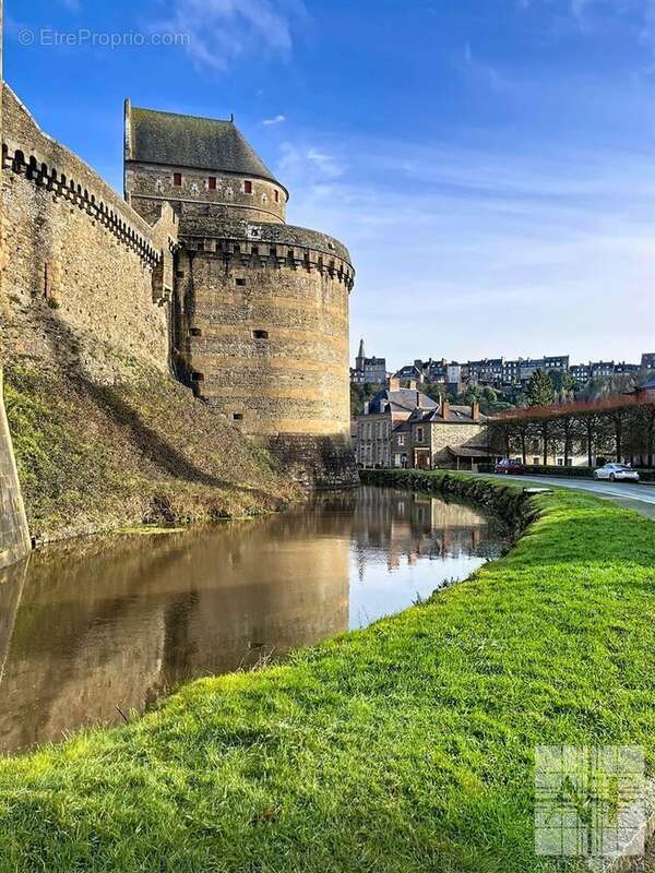 Maison à FOUGERES