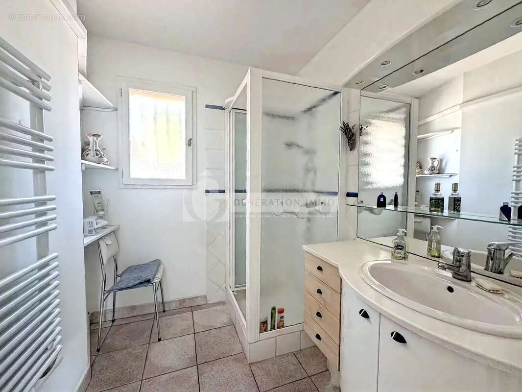 Maison à FONTVIEILLE