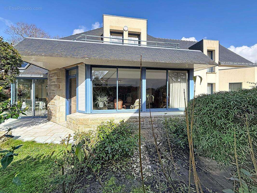 Maison à SURZUR