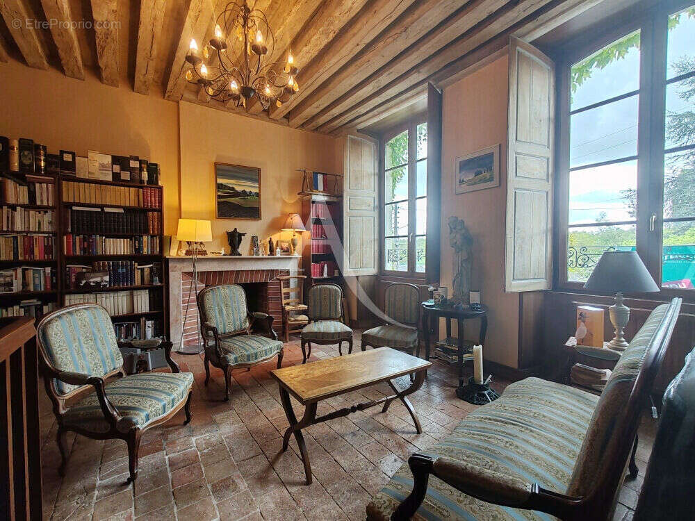 Maison à CANDE-SUR-BEUVRON