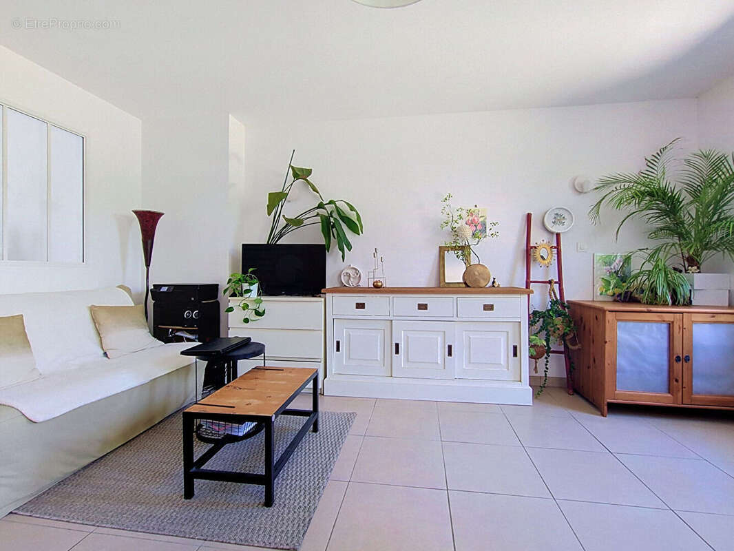 LA ROCHELLE Charmante maison / appartement 2 chambres, jardin - photo 2