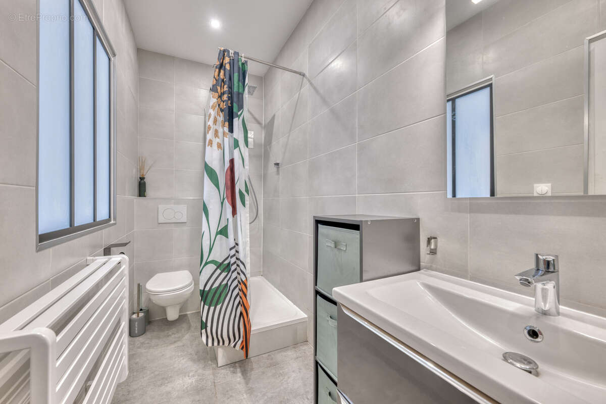 Appartement à PARIS-7E