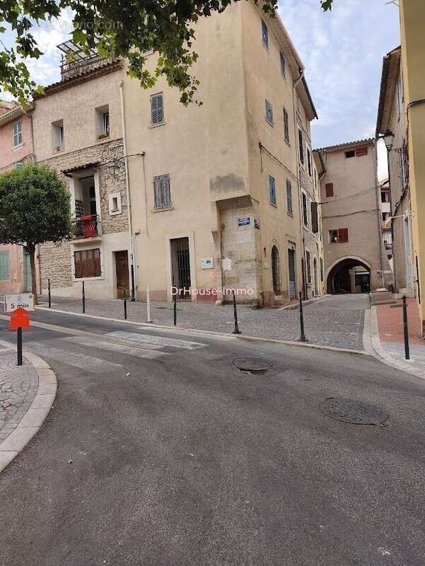 Maison 94 m² à Ollioules  - photo 7