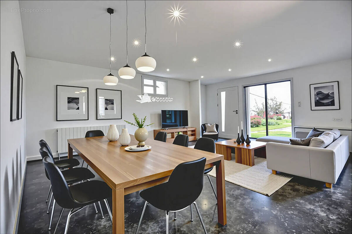 Appartement à ECOTAY-L'OLME