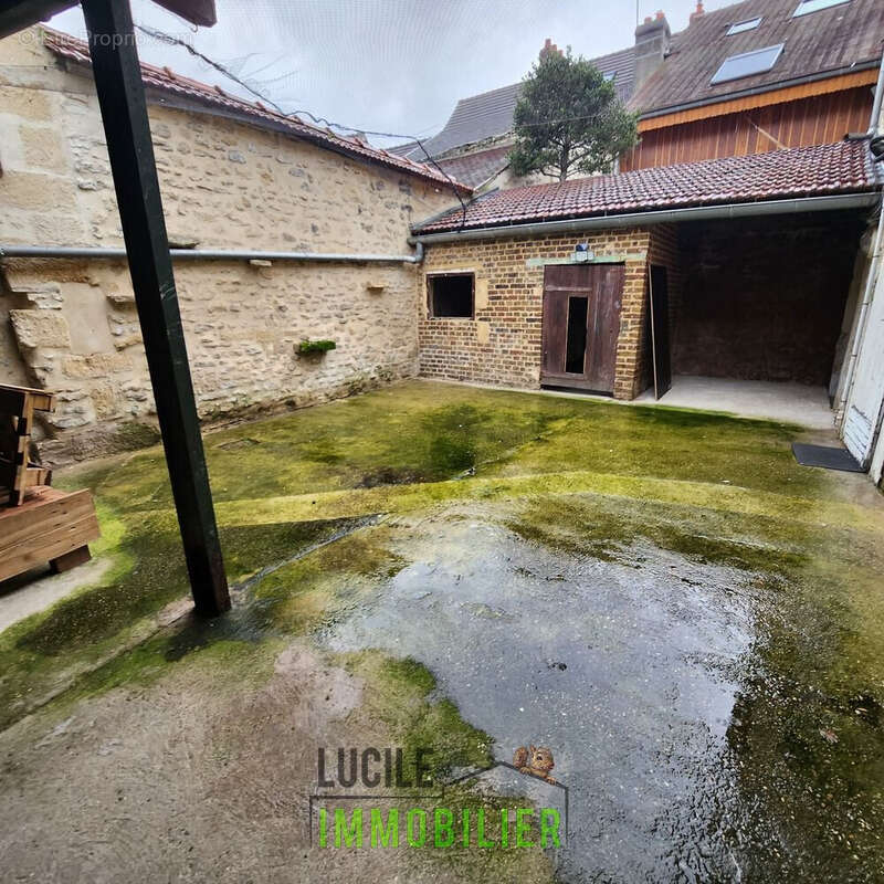 Appartement avec parking et cours 3 - Appartement à MOUY