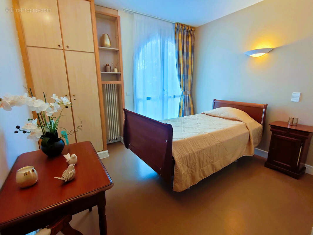 Appartement à LA CELLE-SAINT-CLOUD