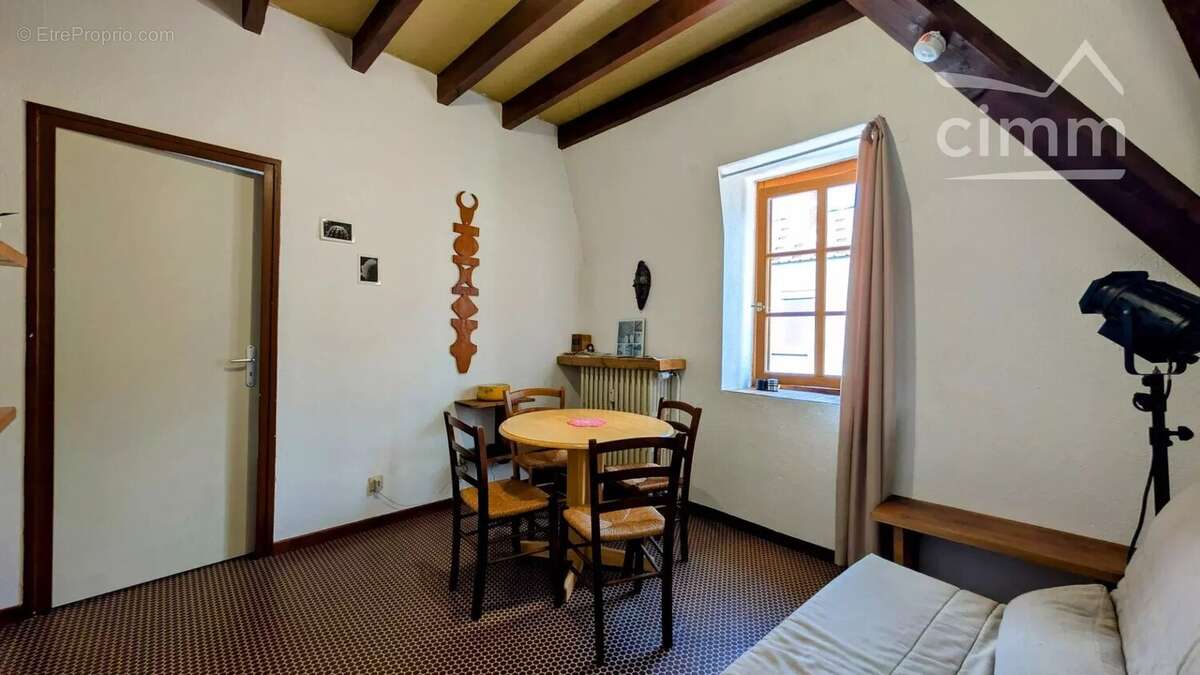 Studio centre village avec chambre séparée. - photo 2