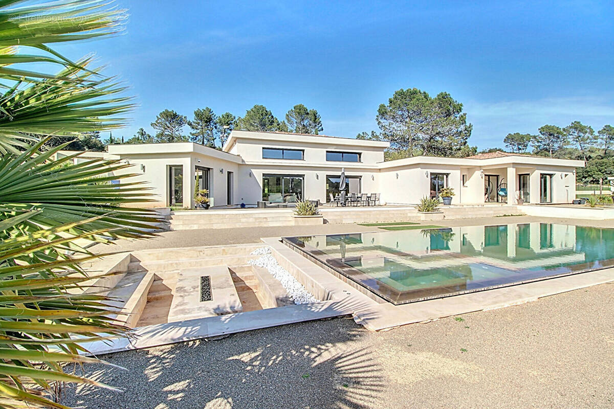 Maison à LORGUES