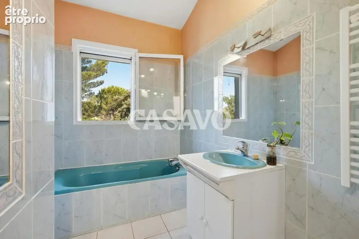 Vente Maison 8 pièces de 236m² - 13760 Saint-Cannat - photo 20